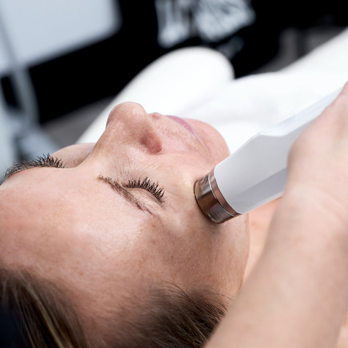 LNDA Glow Facial – LNDA Skin Clinic