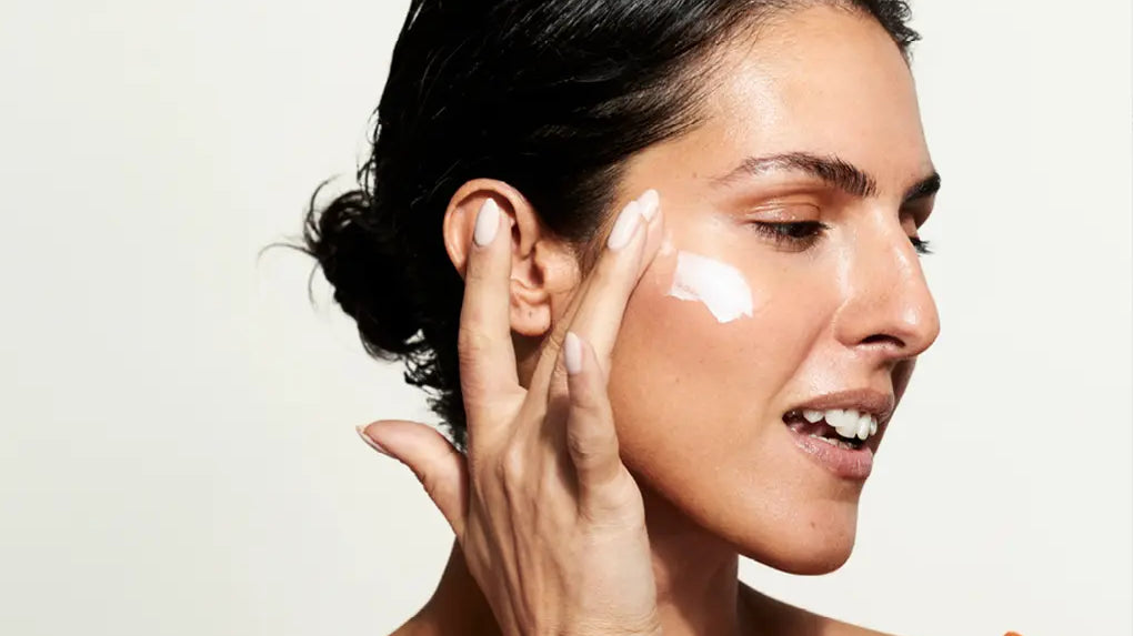 WHY INCLUDE RETINOIDS IN YOUR SKINCARE ROUTINE